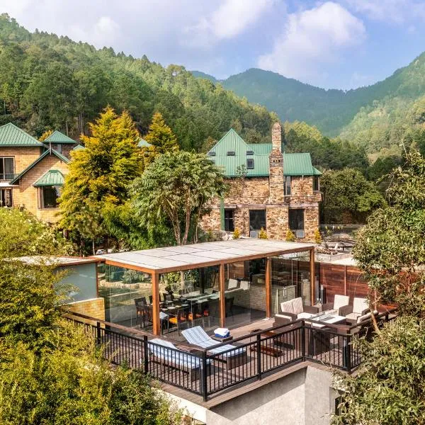 Divyam From BYLOO- Private Villa near Nainital, hotel v destinaci Bhowāli