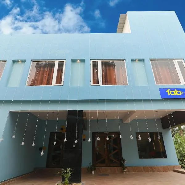 FabHotel Blueark, hotel in Banthra Sikandarpur