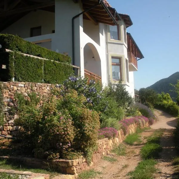 Agritur Maso Pomarolli, hotel v destinaci Giovo