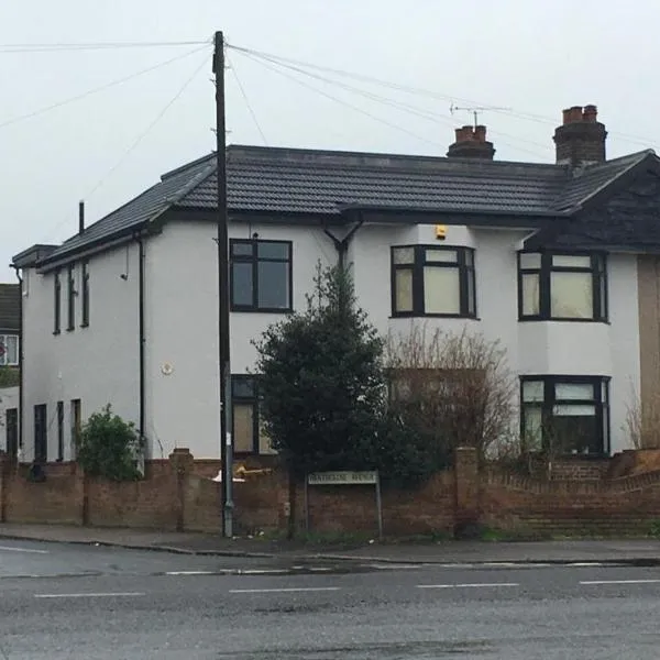 Ar-Rahman, 1 bed room and 1 Living room apartment, hotel in Kent
