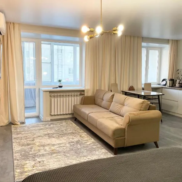 Lux apartment on Astana 12/1, hotel in Ustʼ-Kamenogorsk