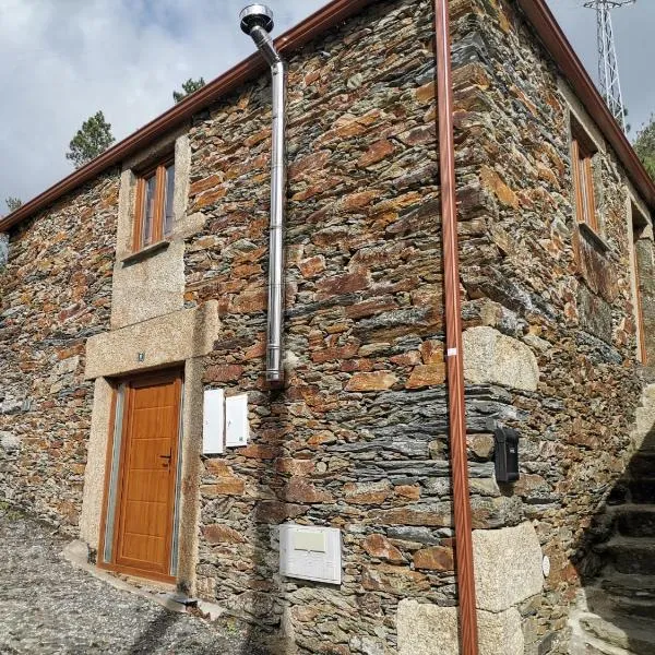 "Casa do Avô Armindo" Mountain Experience, khách sạn ở Anciães