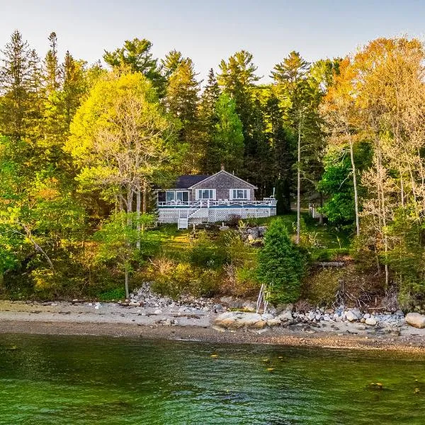 Lucky Stone Retreat - private beach & Acadia view, hotel in Sullivan