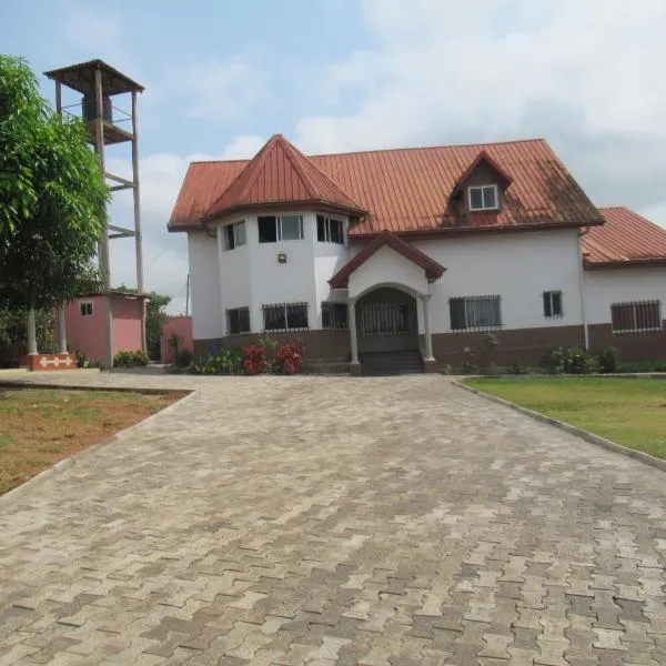 Villa à Odza borne 12 Aéroport a 10min, khách sạn ở Nsimalen
