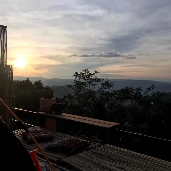 Terre Terrace Glamping - Doichang, hotel in Ban Huai Khai