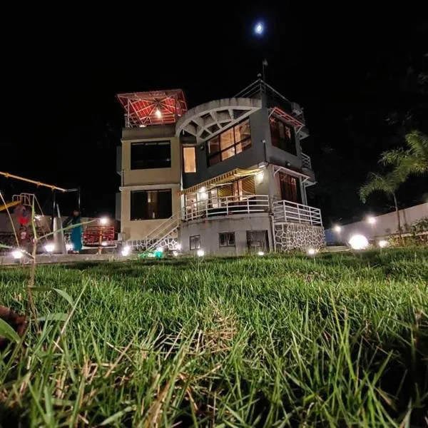 Sunils villa with Machan and play area in Karjat, hotel en Jambrung 
