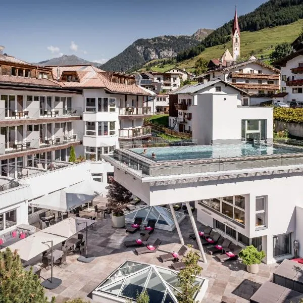 Alpin Art & Spa Hotel Naudererhof Superior: Stuben şehrinde bir otel