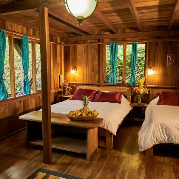 Casa Divina Eco Lodge, hotell sihtkohas Mindo