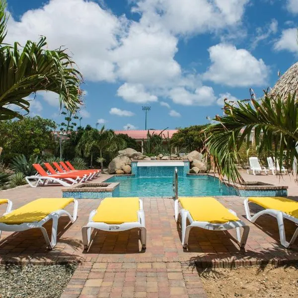 Camacuri Apartments, hotell i Oranjestad