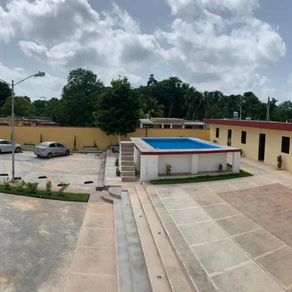 Hotel La Piramide Izamal, hotel in Izamal