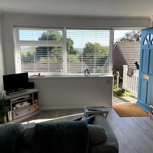 Self-catering studio in beautiful Charmouth, hôtel à Charmouth