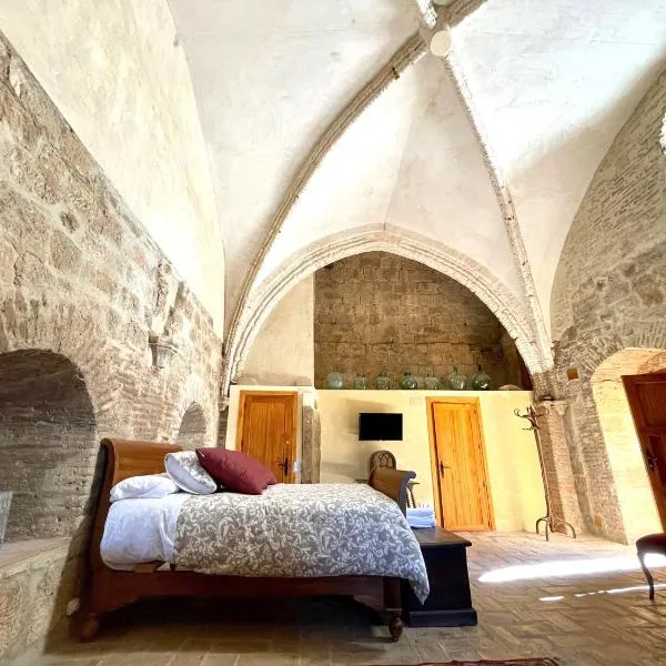 Castillo de Bulbuente de Luis Zueco, hotel v destinaci Bulbuente