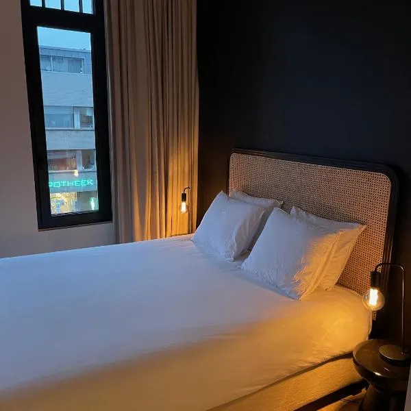 Casa Clementina - 3 Bedroom Apartment in a Art-Nouveau House, hotel v Gentu