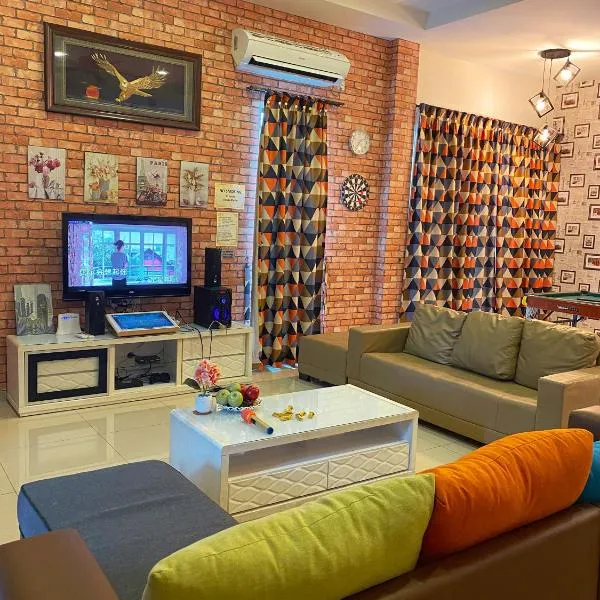 Teluk Batik 17ParadiseHome Private Pool Karaoke Snooker BBQ 15pax, hotel in Lumut