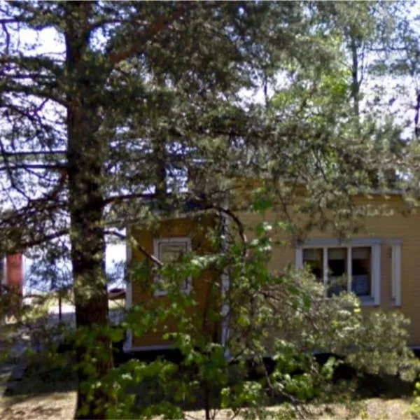 Old Finnish lakeside cottage with sauna、オウルのホテル