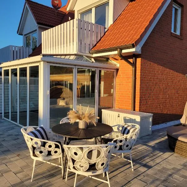 Sonneninsel & Ankerplatz Wiek mit eigener Sauna, hotel u gradu 'Wiek auf Rügen'