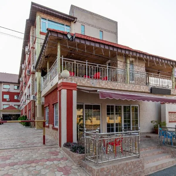 Amazing Grace Hotel & Suites, hotel in Accra