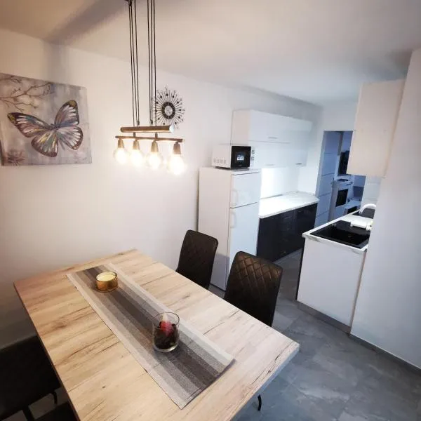 Ema Studio Apartman, hotel in Karlovac