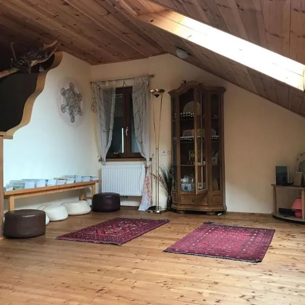 Ferienwohnung 1000 Krauthof, hotel v destinaci Laimbach am Ostrong