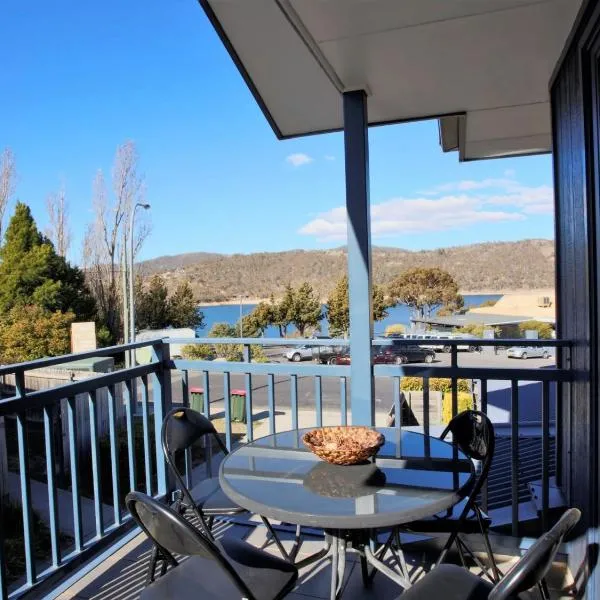 Silvertrees 5 - Central 3BR Townhouse l Lake Views l Spa l BBQ l WiFi, hotel in Jindabyne