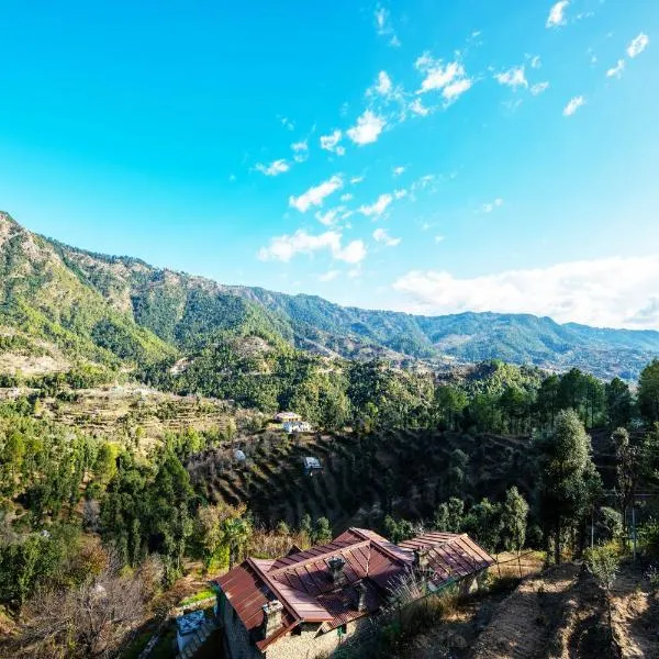 Captains Paradise Luxury Resort at Mukteshwar Hill Station, hotel v destinaci Mukteswar