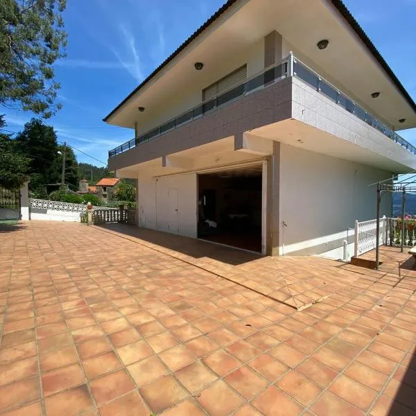 Lugar do Pombal, hotel in Mos