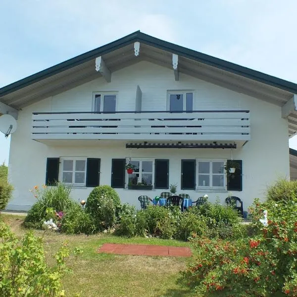 Haus Chiemseeblick, hotel en Grabenstätt