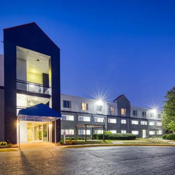 SureStay Plus Hotel by Best Western Durham Medical Center, отель в городе Хиллсборо