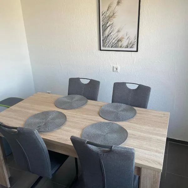 Apartment am Veener Kirchturm, hotel em Alpen