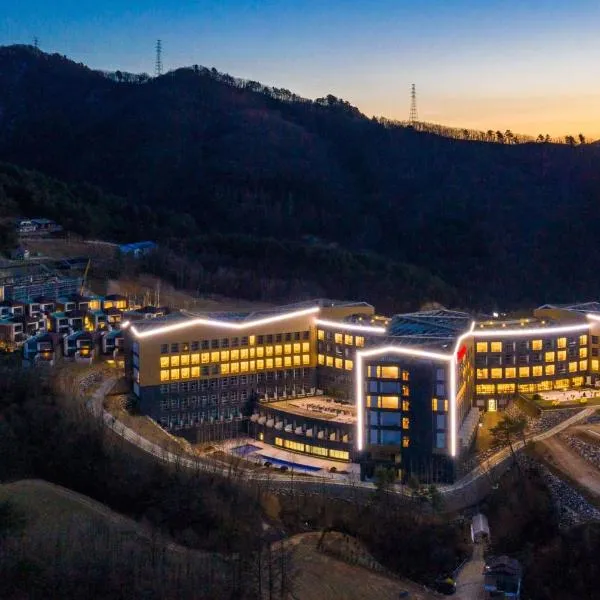 Ramada Hotel & Suite by Wyndham Gangwon Pyeongchang, hotel v destinaci Pchjongčchang