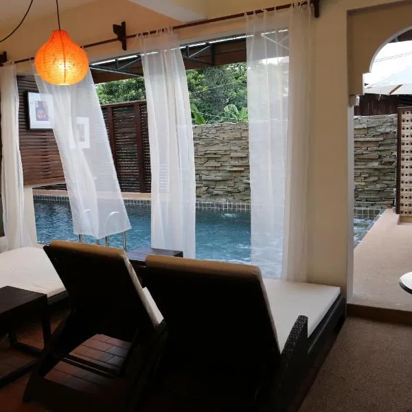 Kampaeng Ngam Hotel - Steps to Night Bazaar & Old City, hotel in Chiang Mai