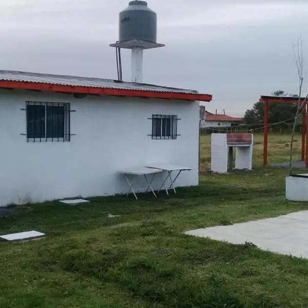 Complejo Miranieves, Se alquila casa para 3 personas en Miramar Costa Atlantica, hotel in Miramar