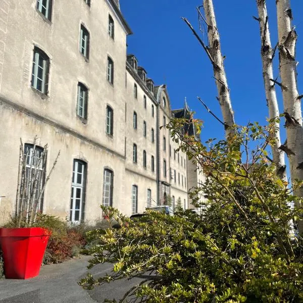 Logis Hôtel Ancien Grand Séminaire, hotell i Saint-Flour