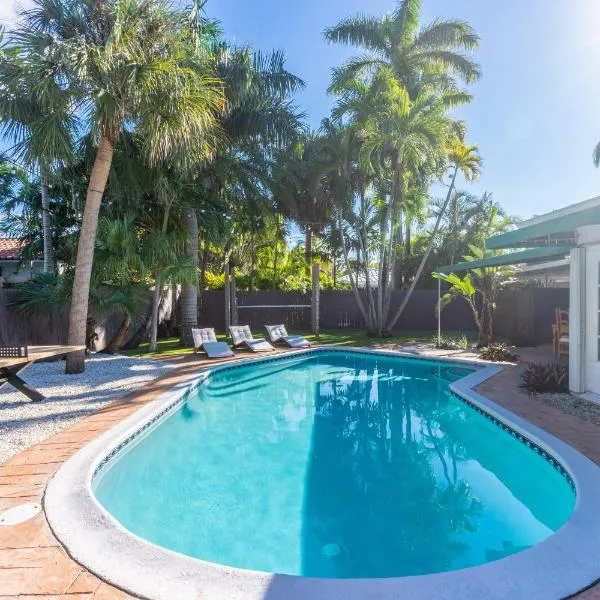 NEWLY RENOVATED POOL, HOT TUB, & EPIC BACKYARD, ξενοδοχείο σε Fort Lauderdale