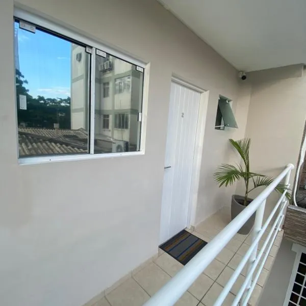 AP FRENTE À PRAÇA BEM LOCALIZADO 02, hotel v destinaci São José