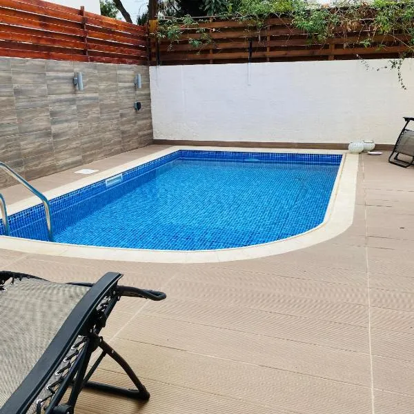 Gaia - 4 Bedroom House in Larnaca – hotel w Larnace