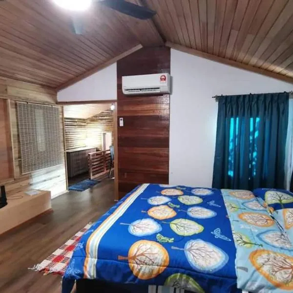 Cassava Homestay - Rumah Gallery, hotel en Simanggang