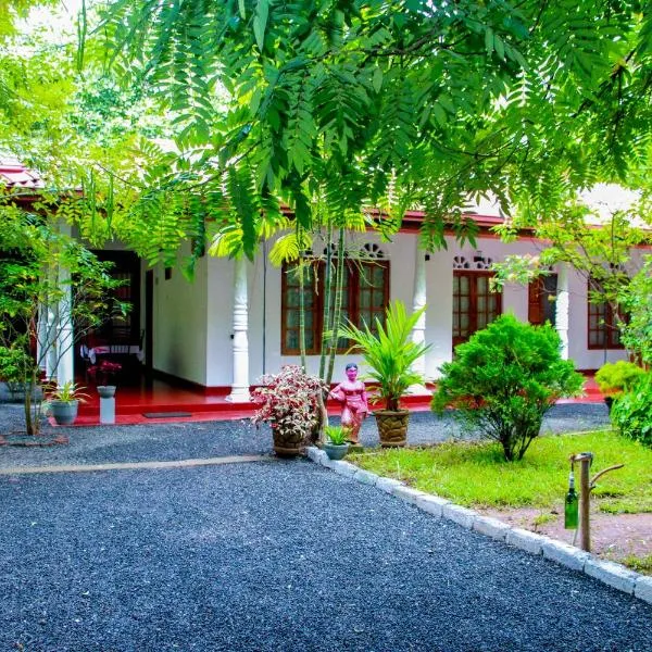 Thathsara Holiday Inn, hotel in Sigiriya