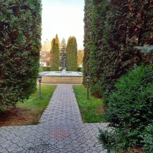 Jrvej Plaza, khách sạn ở Yerevan