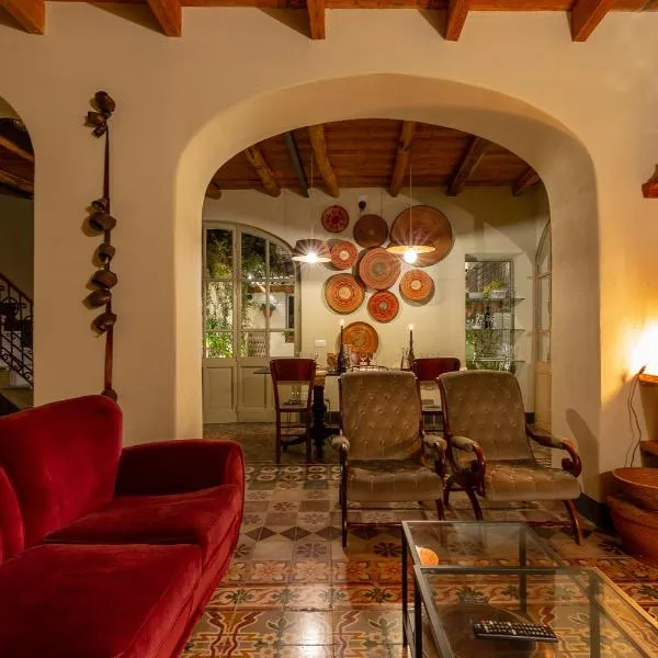 Ladiri - Antica dimora in terra cruda, hotell i Sìnnai