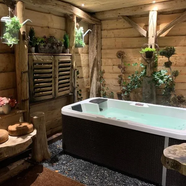 Boutique Cottage - Sauna and Jacuzzi - El Clandestino, хотел в Érezée