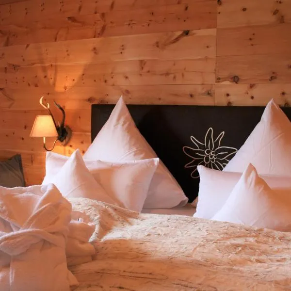 Superior Suite Bergparadies Sauna - barrierfree, hotel in Inzell