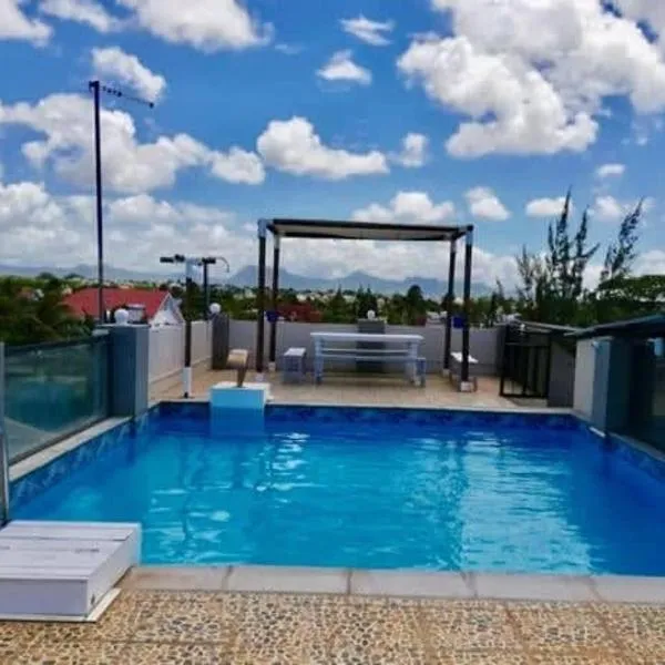RESIDENCE INDIRA TB, hotel in Trou aux Biches