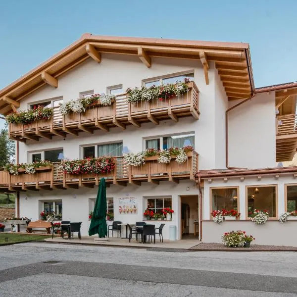 Garnì Aurora Bed and Breakfast: Soraga'da bir otel