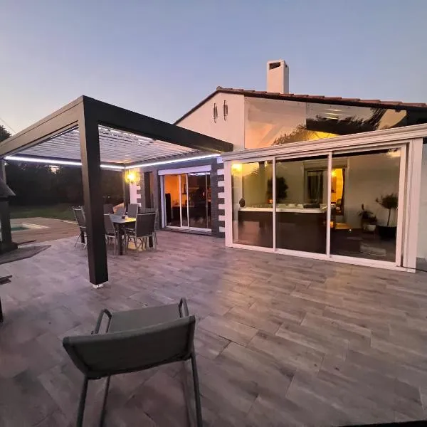 Mas avec piscine et jacuzzi sur Argeles sur Mer, hotel v destinaci Argelès-sur-Mer