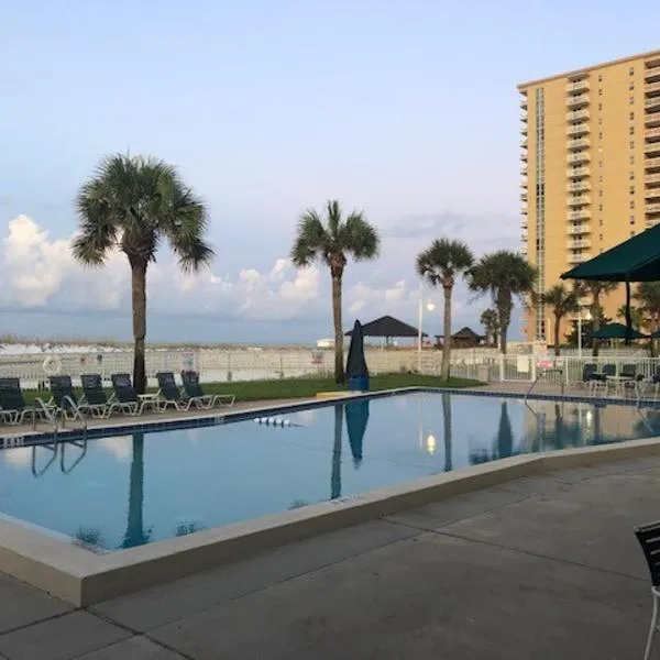 Destin Holiday Beach Resort, hotel v destinaci Destin