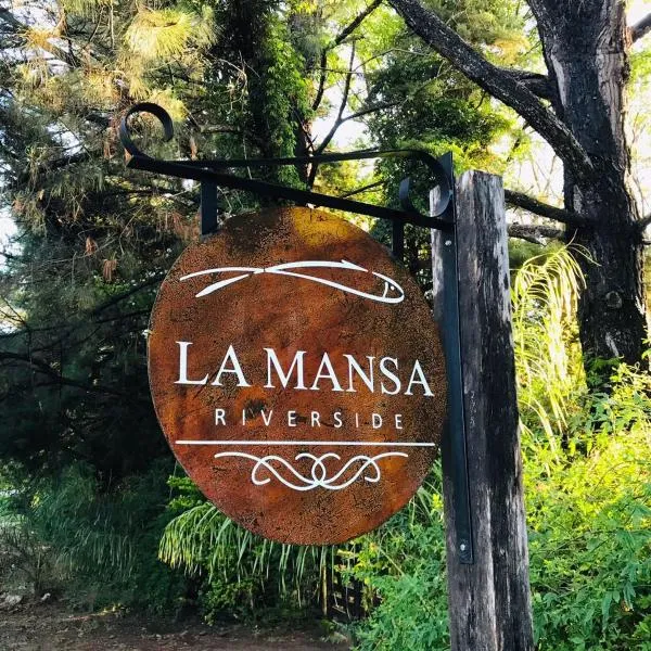 La Mansa Riverside: Esquina'da bir otel