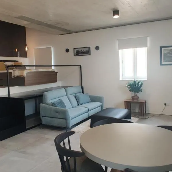 No 60, 3rd floor, centrally located, fully equipped studio Apt, hotel v destinaci Il-Furjana