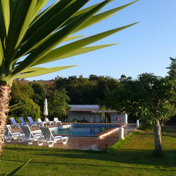Monte Do Adail Turismo Rural Casa De Campo, hotel v destinaci Vila Nova de Milfontes