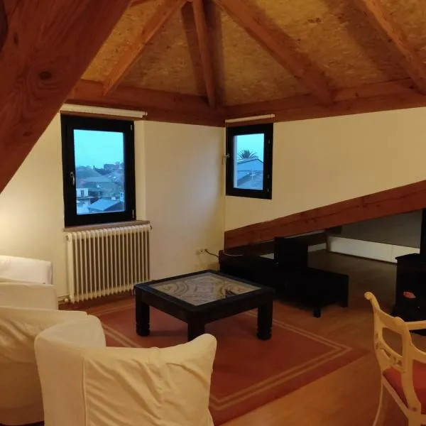 NAMOR - Buhardilla Zen, hotel in Ribadeo